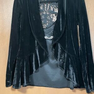 Elegant Black Velvet Jacket with Lace Detail